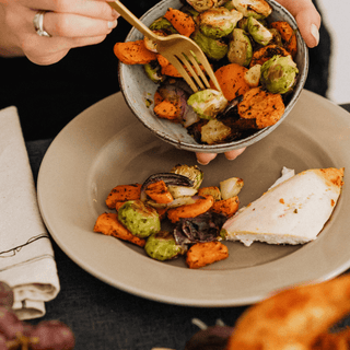 How to Handle Food Pushers at Holiday Gatherings: Scripts and Strategies for Politely Declining